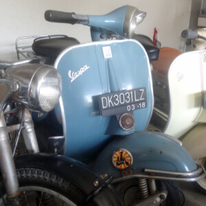 Warung Garasi - Vespa